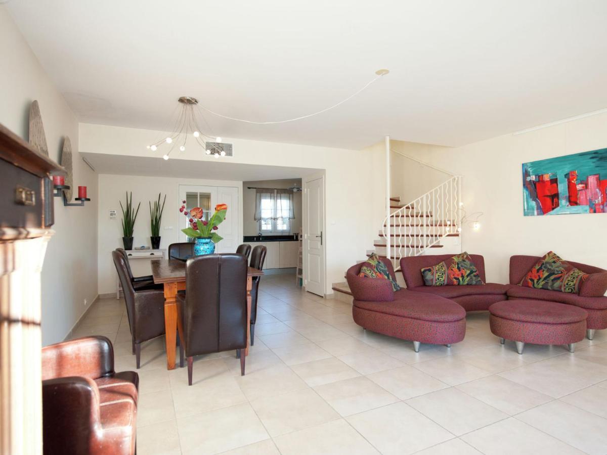 Modern Villa Near The Sea With Balcony Aigues-Mortes Esterno foto