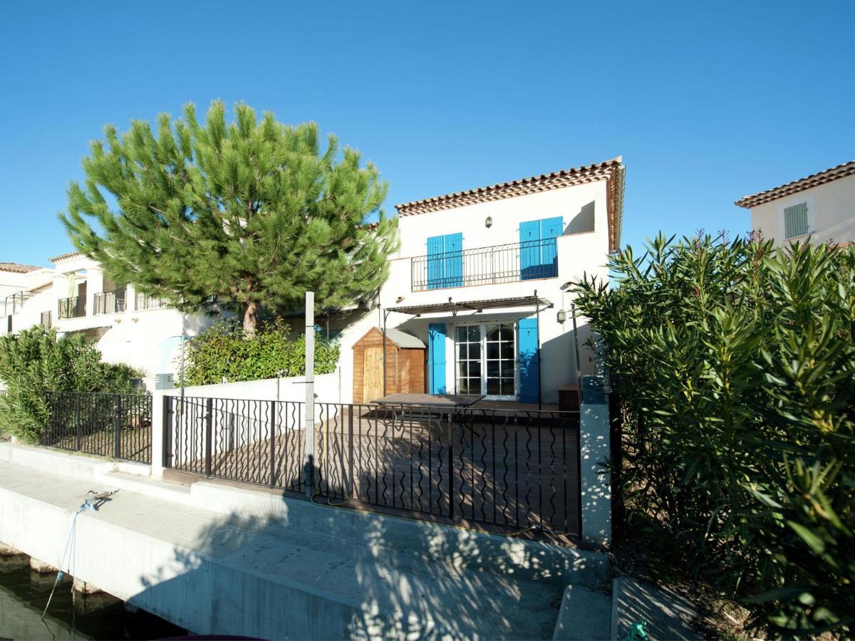 Modern Villa Near The Sea With Balcony Aigues-Mortes Esterno foto