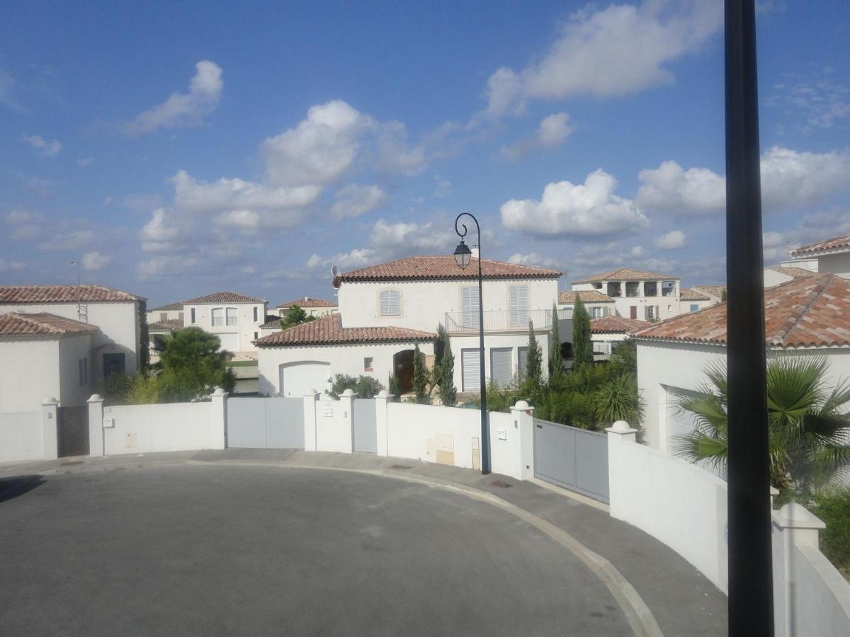 Modern Villa Near The Sea With Balcony Aigues-Mortes Esterno foto